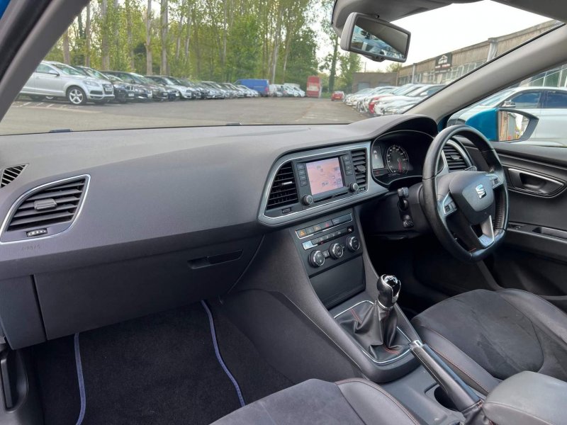 SEAT LEON