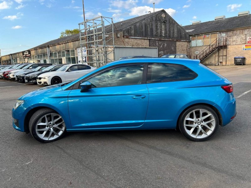 SEAT LEON