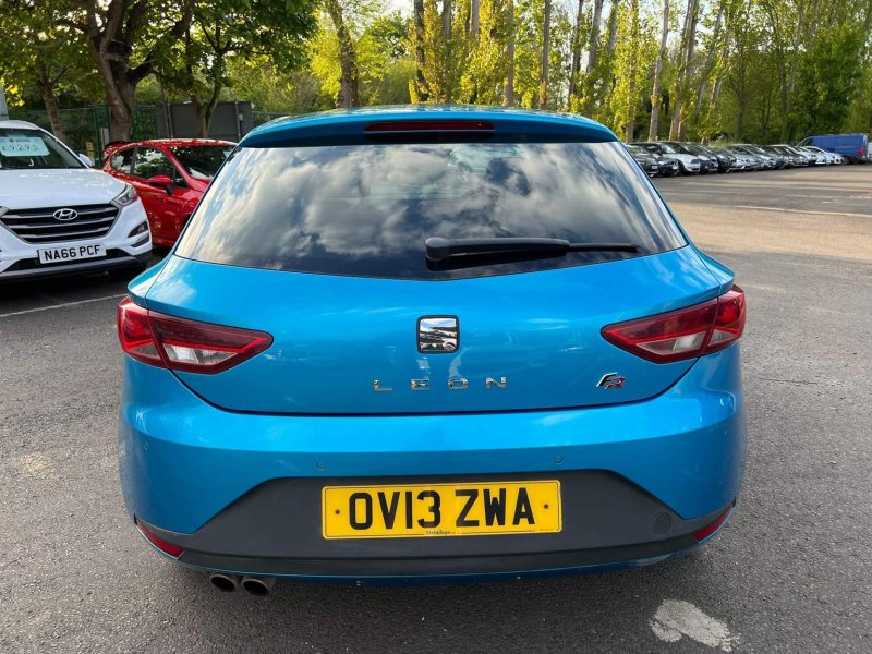 SEAT LEON