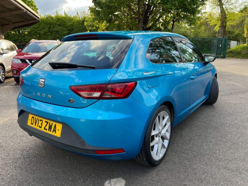 SEAT LEON
