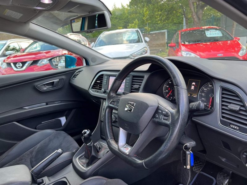 SEAT LEON