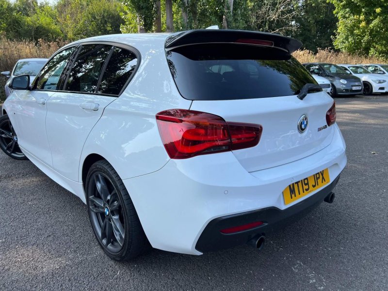 BMW 1 SERIES