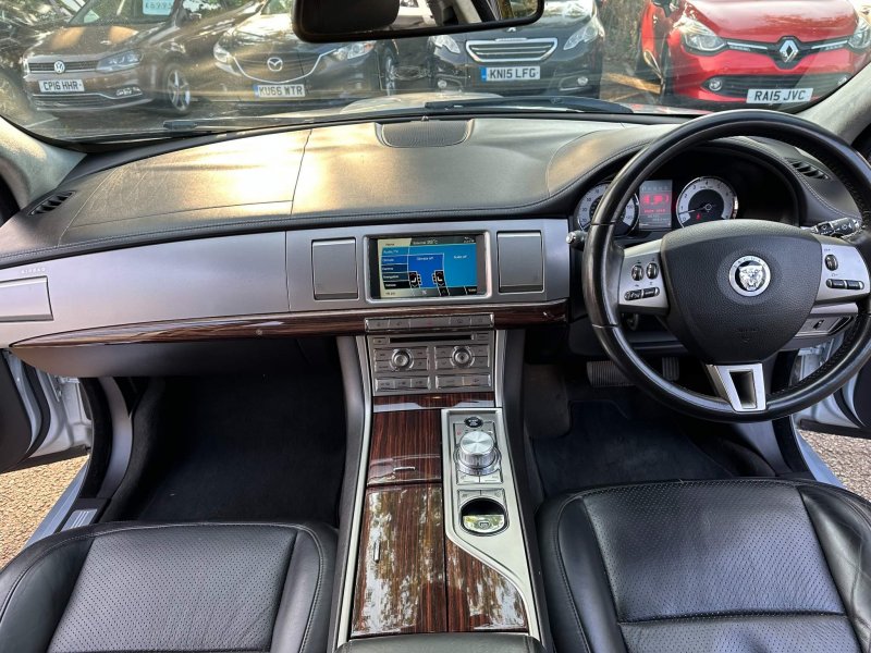JAGUAR XF