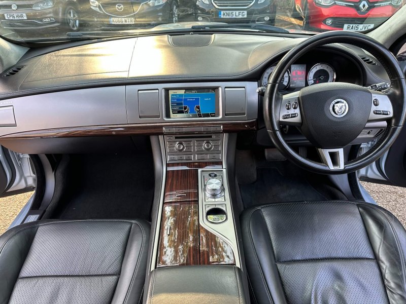 JAGUAR XF