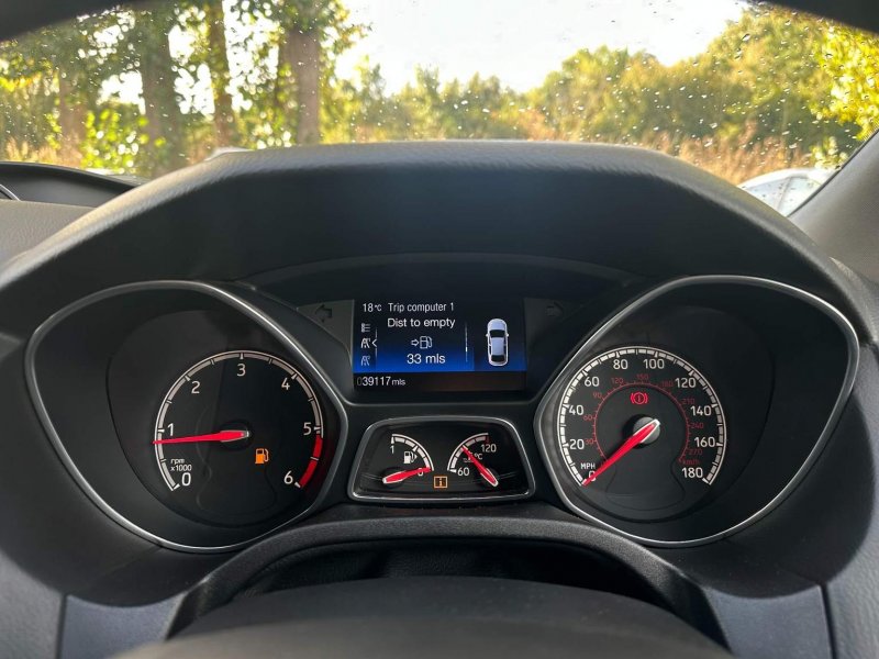 FORD FOCUS