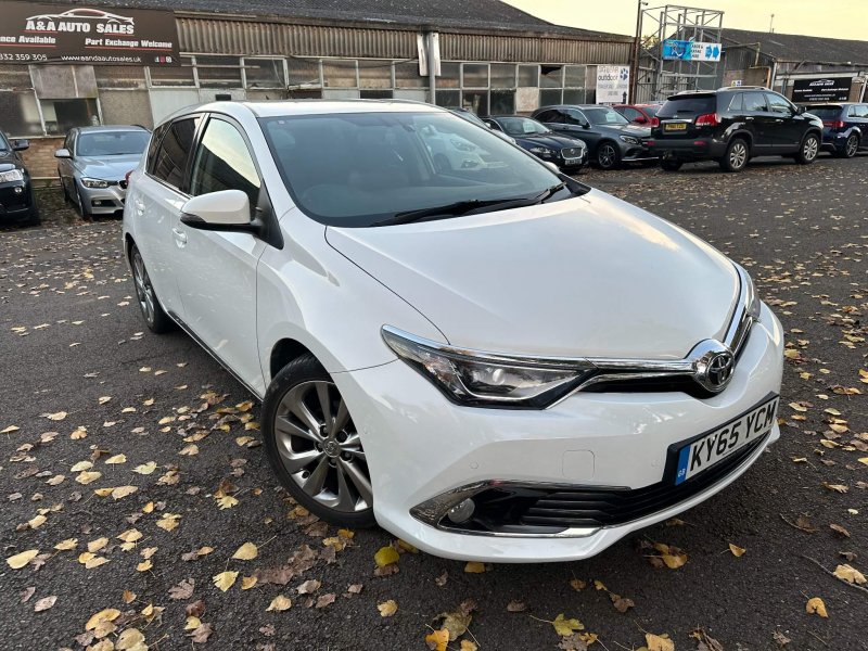 TOYOTA AURIS
