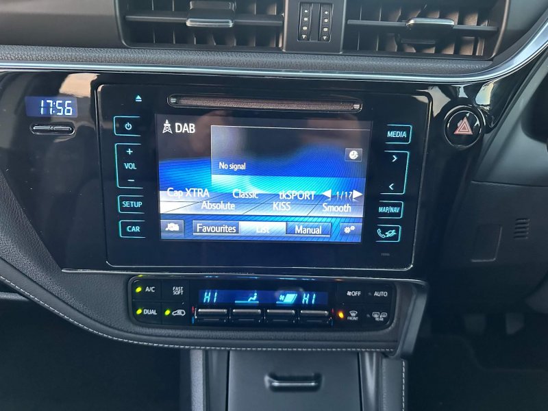 TOYOTA AURIS