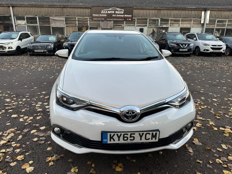 TOYOTA AURIS