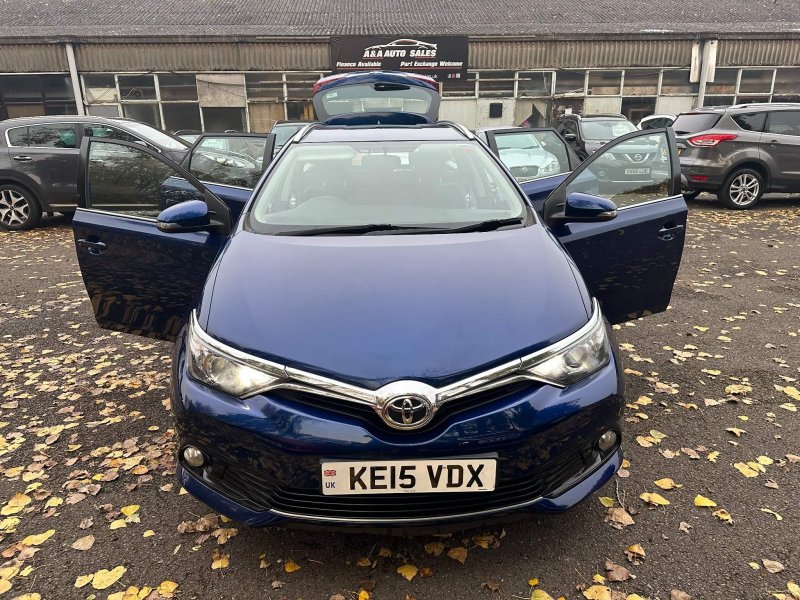 TOYOTA AURIS