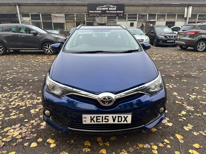 TOYOTA AURIS