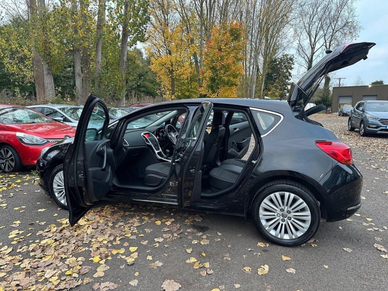 VAUXHALL ASTRA