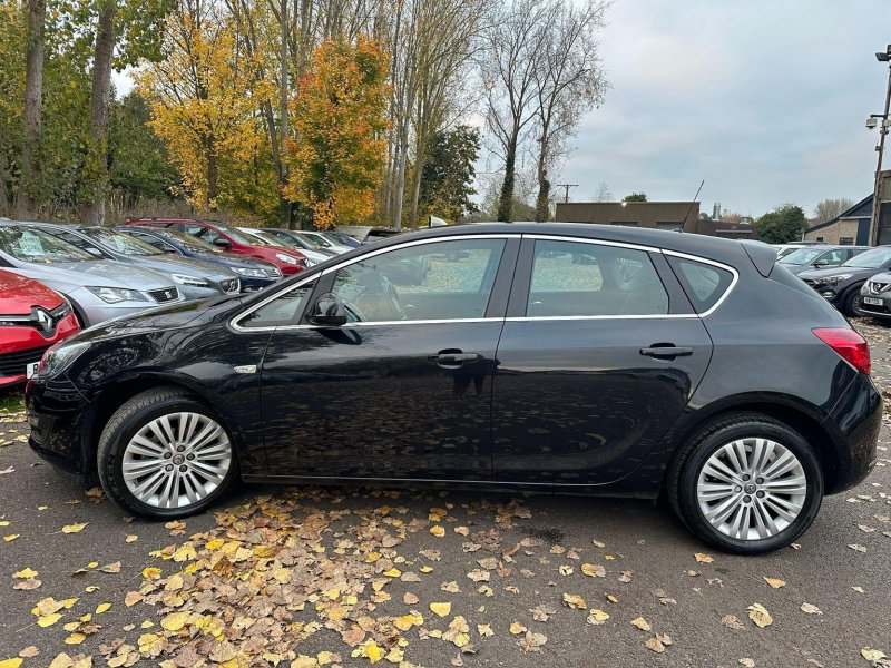 VAUXHALL ASTRA