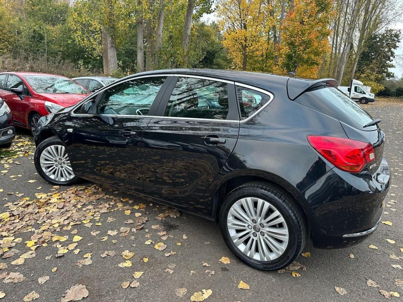 VAUXHALL ASTRA