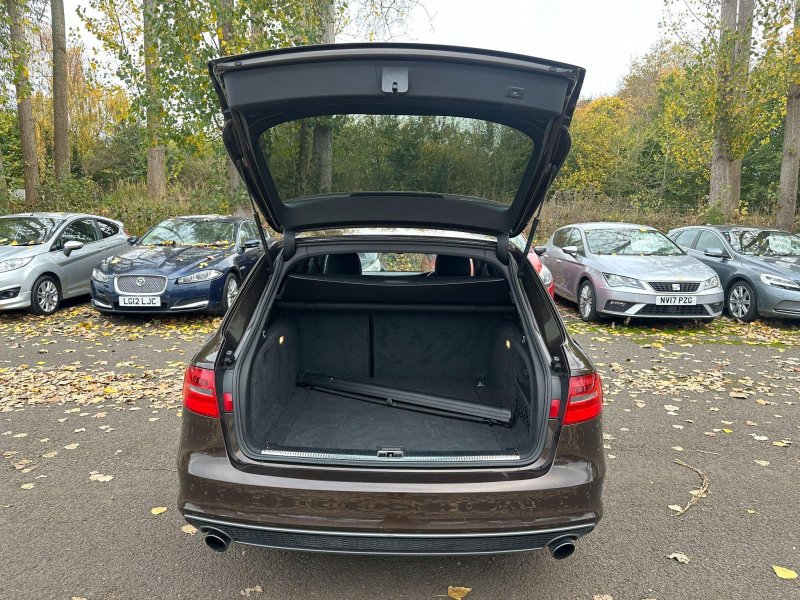 AUDI A4 AVANT