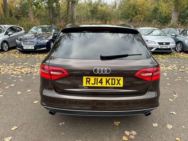 AUDI A4 AVANT