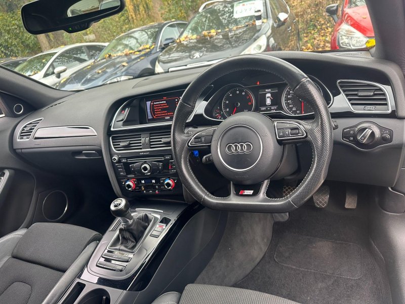 AUDI A4 AVANT