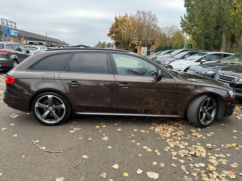 AUDI A4 AVANT