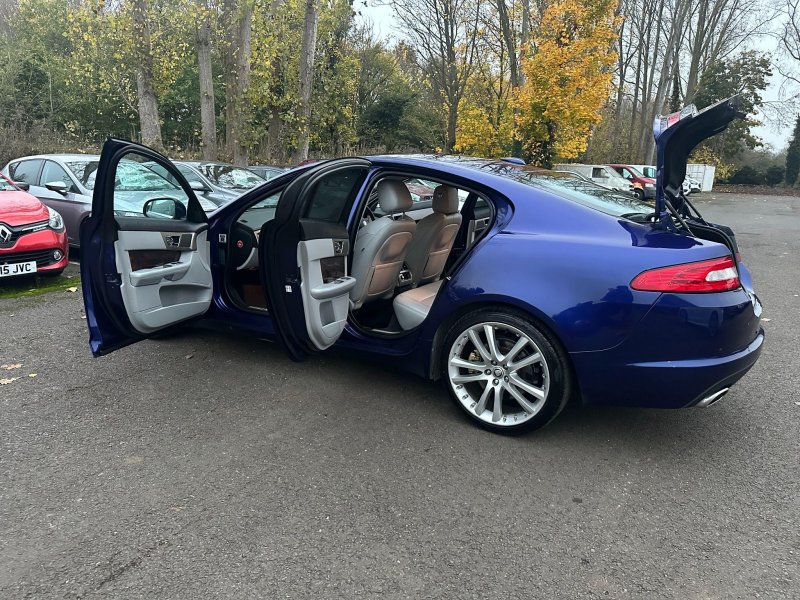 JAGUAR XF