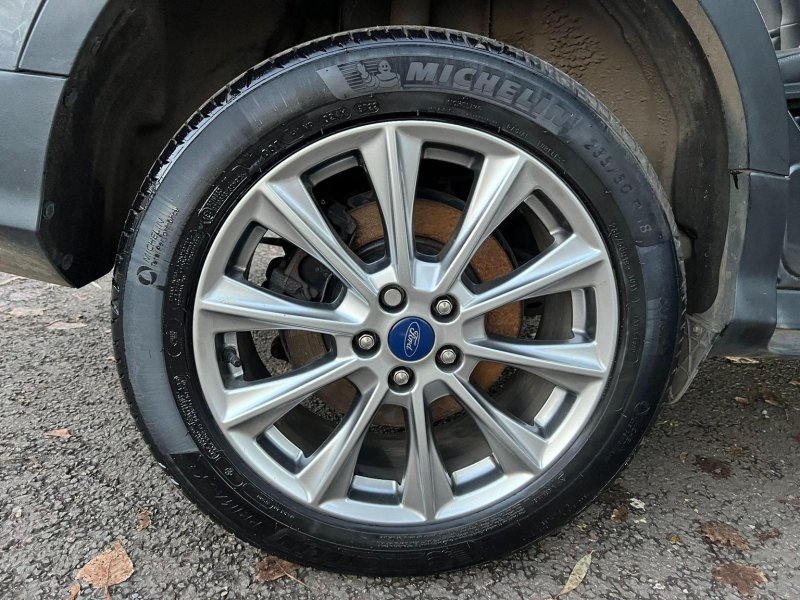 FORD KUGA