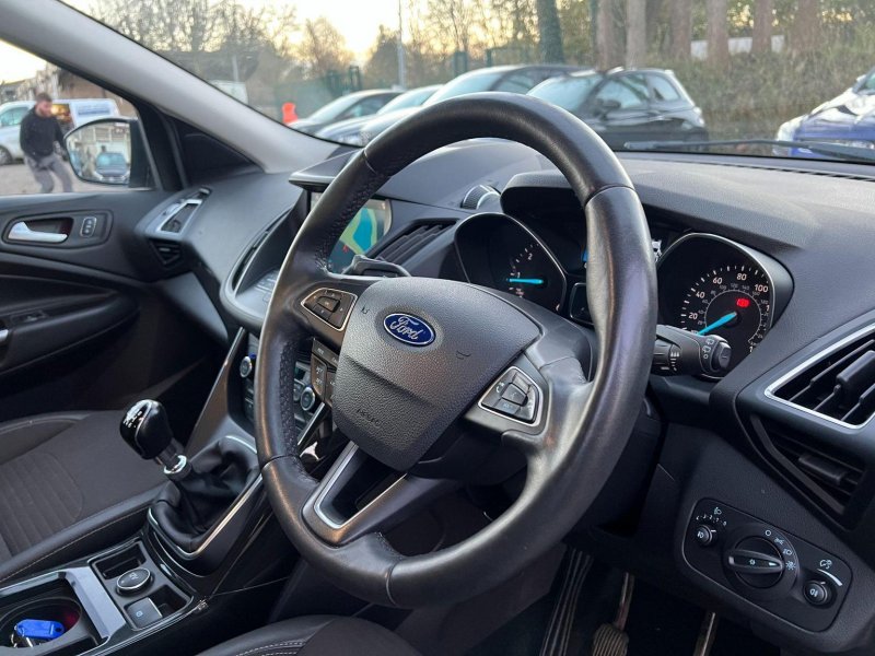 FORD KUGA