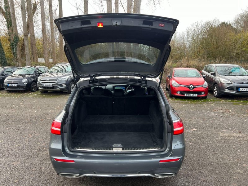 MERCEDES-BENZ E CLASS