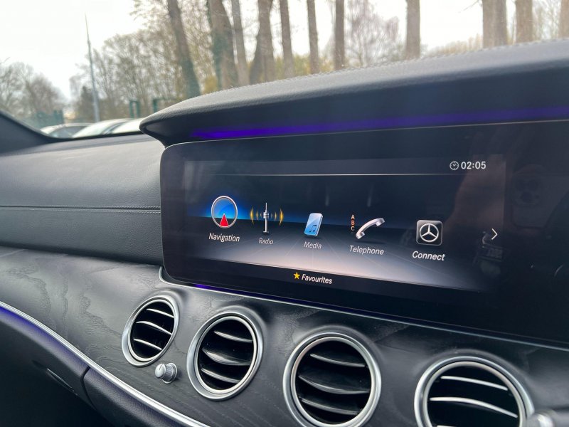 MERCEDES-BENZ E CLASS