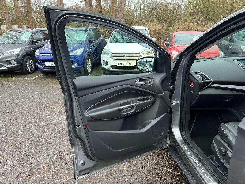 FORD KUGA