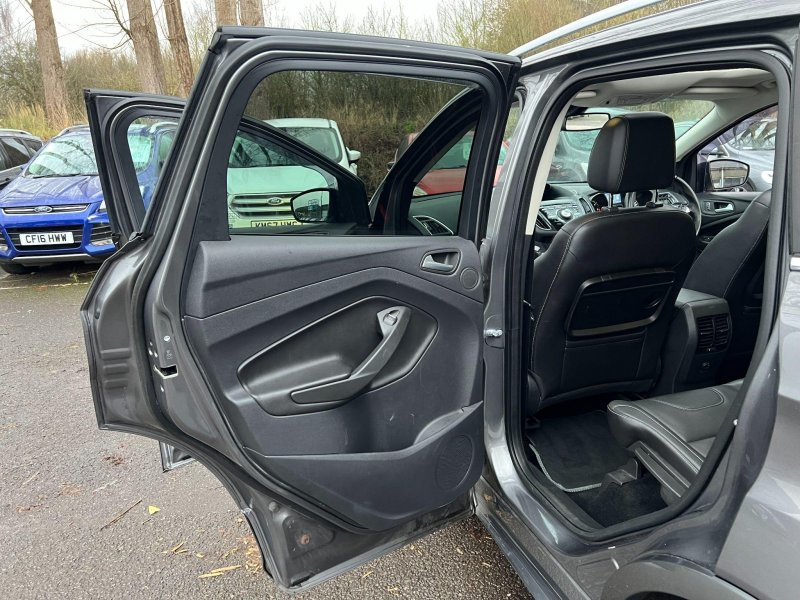FORD KUGA