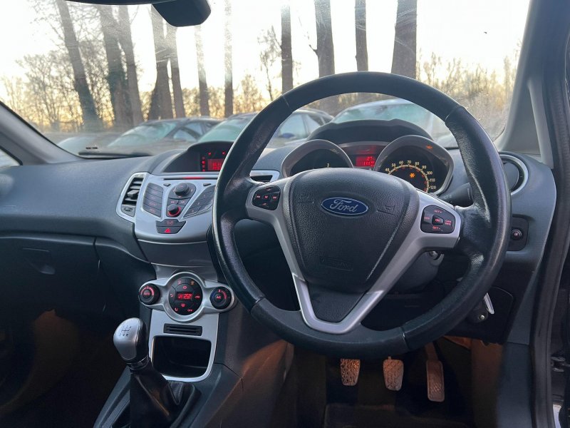 FORD FIESTA