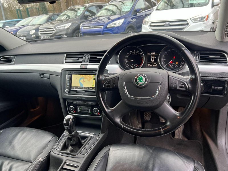 SKODA SUPERB