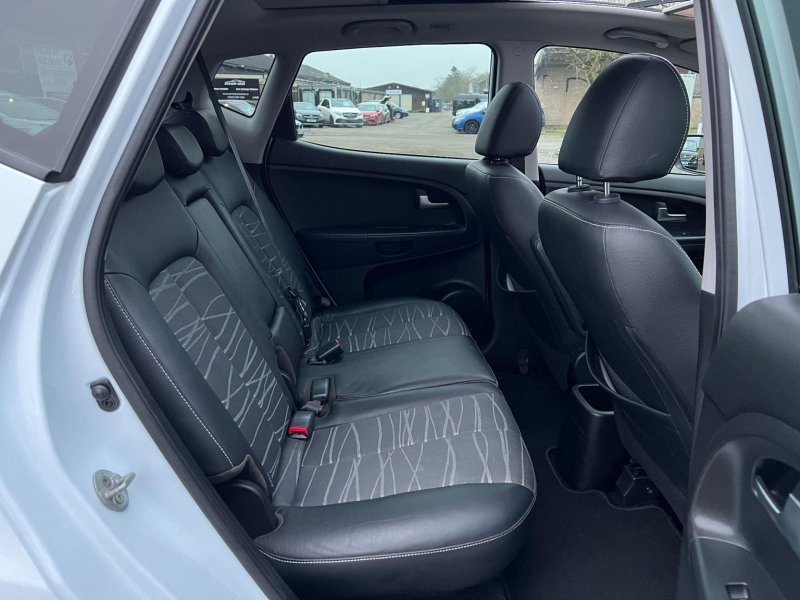 KIA VENGA