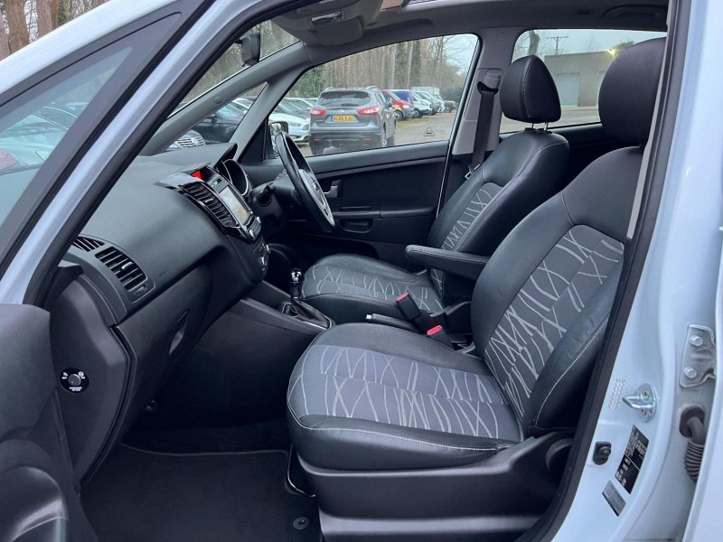 KIA VENGA