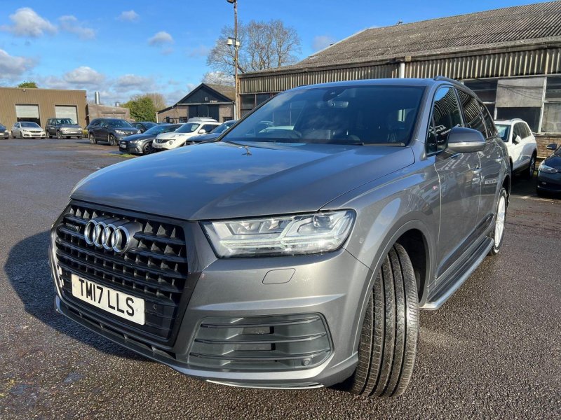 AUDI Q7